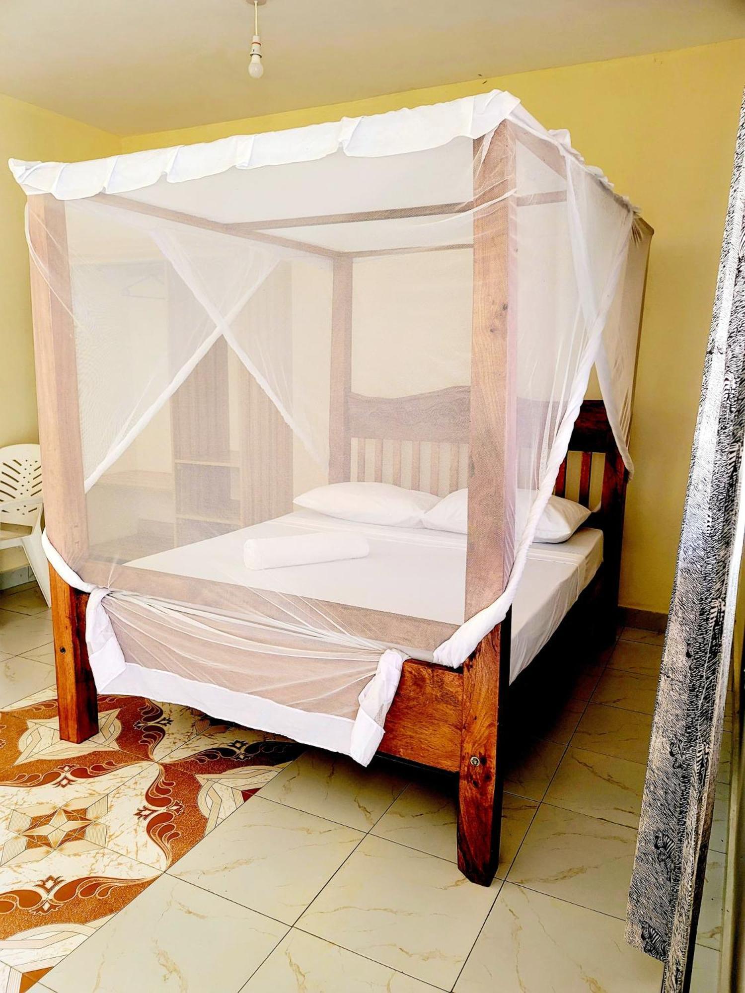 Casuarina Lounge Hotel Malindi Exterior photo